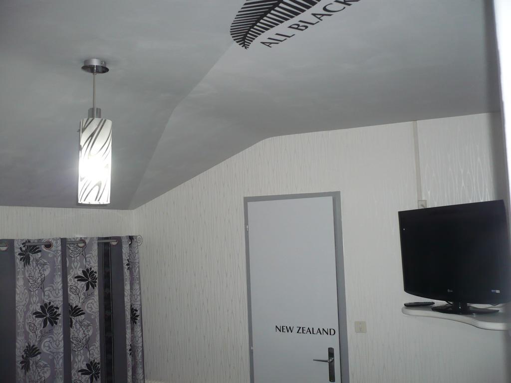 Hotel Bon Accueil Oyonnax Habitación foto