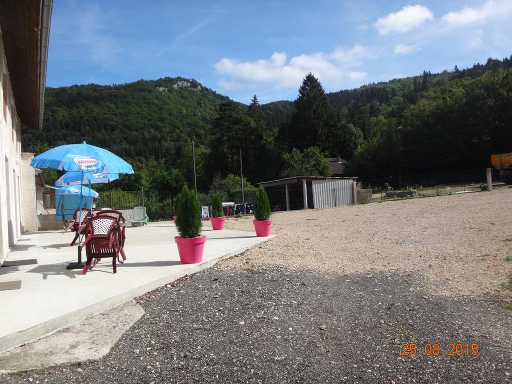 Hotel Bon Accueil Oyonnax Exterior foto