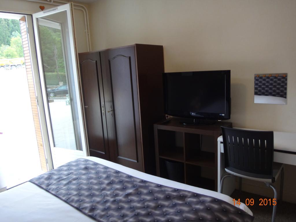 Hotel Bon Accueil Oyonnax Habitación foto